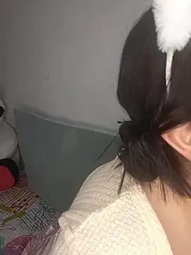 EmilyRoy77 Adlı Modelin Canlı XXX Sohbeti