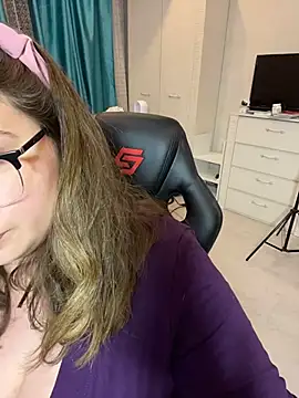 DienkaGreen live XXX chat