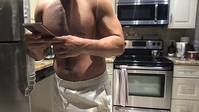 Онлайн чат XXX BigGuyMuscle