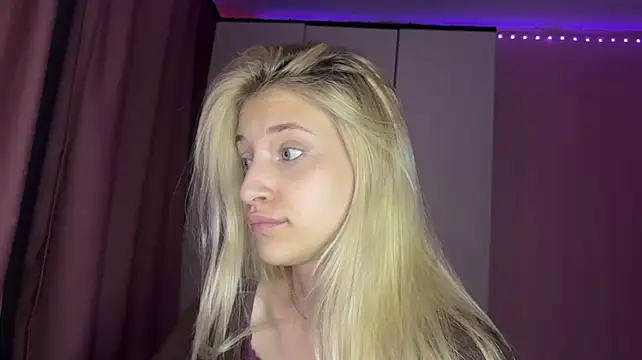 FiveFootBlonde Obrolan Langsung XXX