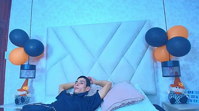 Zoelucas Live XXX-Chat