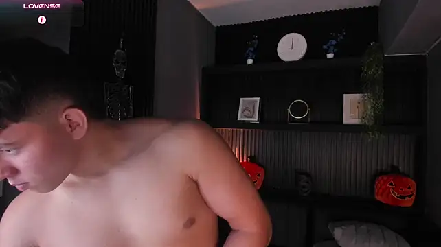 JamesCr_ Live XXX-Chat