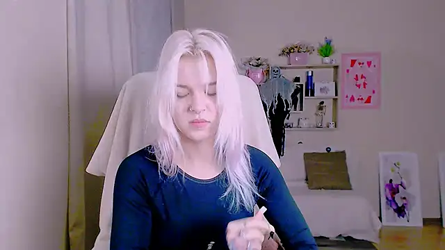 XXX chat uživo modela Hot_Blonda