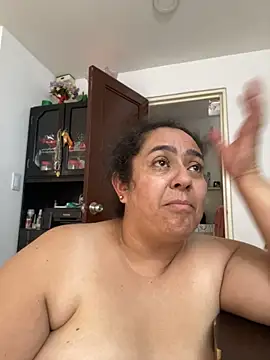 XXX chat uživo modela agathaxxx-69