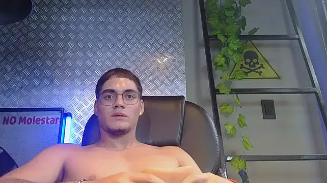 ThiagoFox Live XXX-Chat