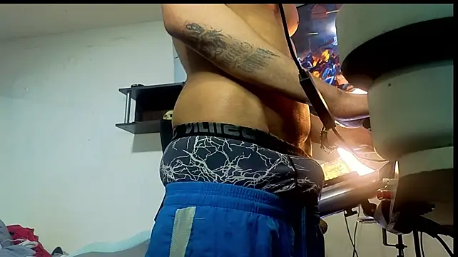 צ'אט XXX בשידור חי של MistBirol69