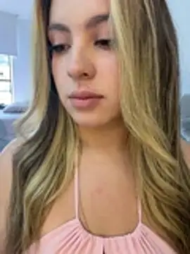Cloee_Rainbow1's Live XXX Chat