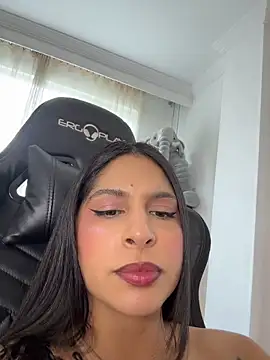 charlotte_stevenss_'s Live XXX Chat