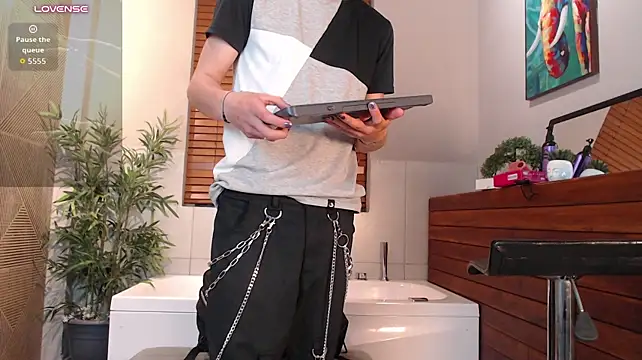แชท XXX สดของ nicktorn