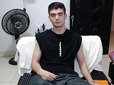 Zac_Efront Adlı Modelin Canlı XXX Sohbeti