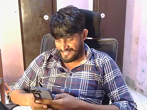 Yuvi_hot's Live XXX Chat
