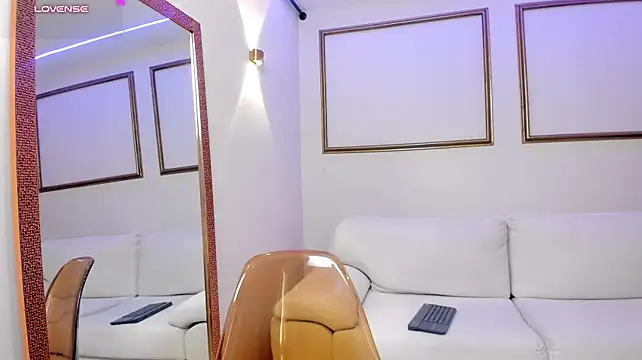 MiaLiore_ XXX чат на живо