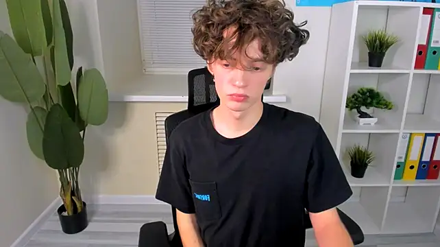 XXX chat uživo modela LukeSweet