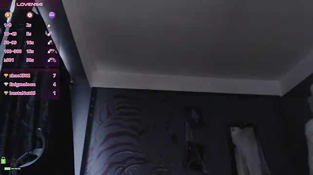 Regina_Iris Live XXX-Chat