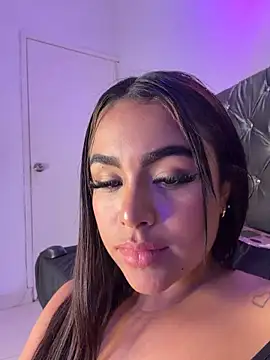 Aliceroys__ Adlı Modelin Canlı XXX Sohbeti