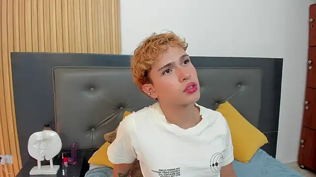 RyanFox1 élő XXX-chatje