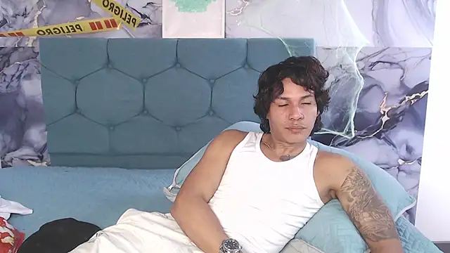 แชท XXX สดของ MaximilianRoth