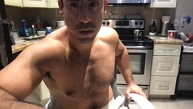 BigGuyMuscle 即時 XXX 聊天