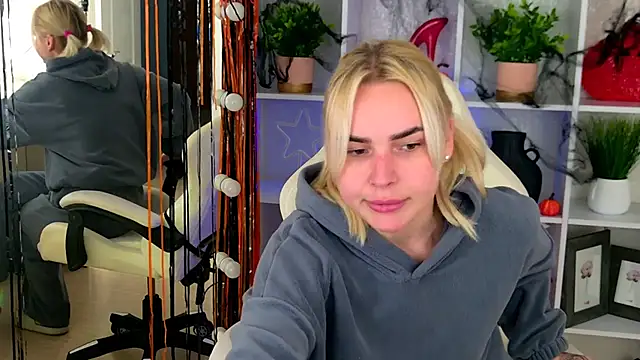 EmmiLive's Live XXX Chat