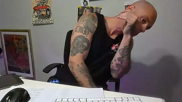XXX chat uživo modela 2attract