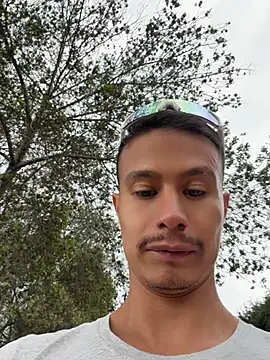 DOMINICKVEGAS77 live XXX chat