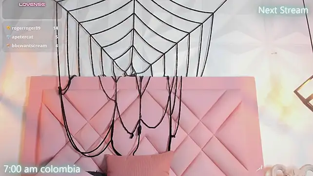 Caroline_daring 即時 XXX 聊天