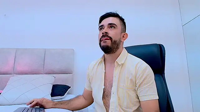 Chat XXX en directo de NicoSaint_