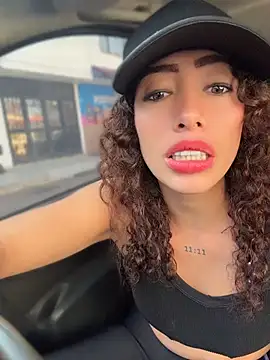 צ'אט XXX בשידור חי של roxyrougee