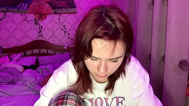 צ'אט XXX בשידור חי של FelvivalKitty