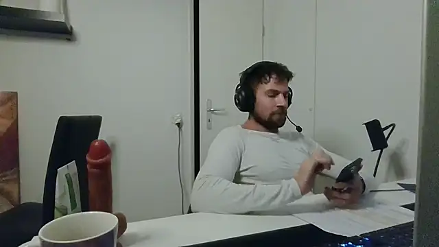 Chat +18 de alpha-hunk ao vivo
