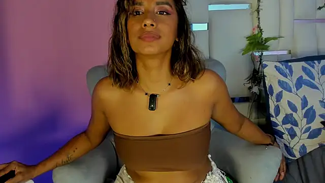 Vivi_bless Adlı Modelin Canlı XXX Sohbeti