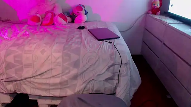 luna_palmerau Adlı Modelin Canlı XXX Sohbeti