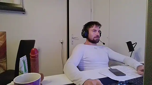 Chat XXX ao vivo de alpha-hunk
