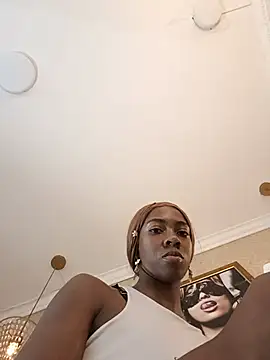 Chat XXX ao vivo de Shanelle__