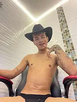 Онлайн чат XXX NaimVoss