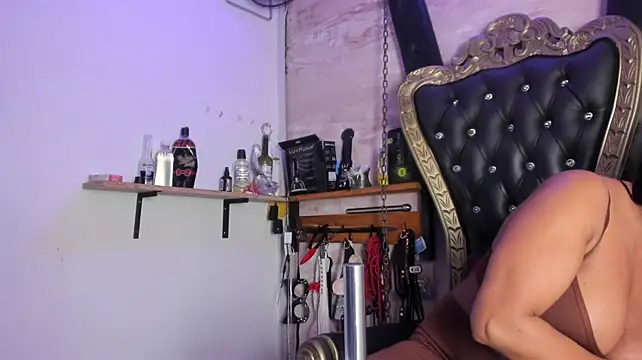 Chat +18 de Madame_pain_ ao vivo