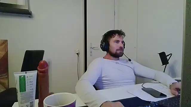 Chat XXX en directo de alpha-hunk