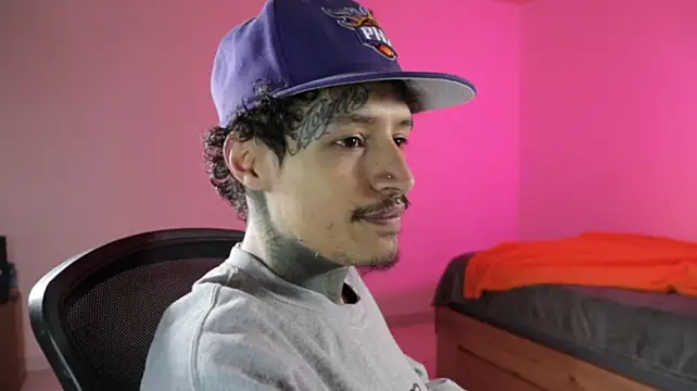 trieone Live XXX-chat