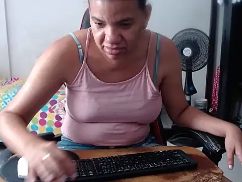 Adriana_0312 লাইভ XXX চ্যাট