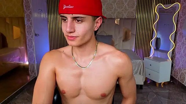 Kyler_tay Chat XXX in diretta
