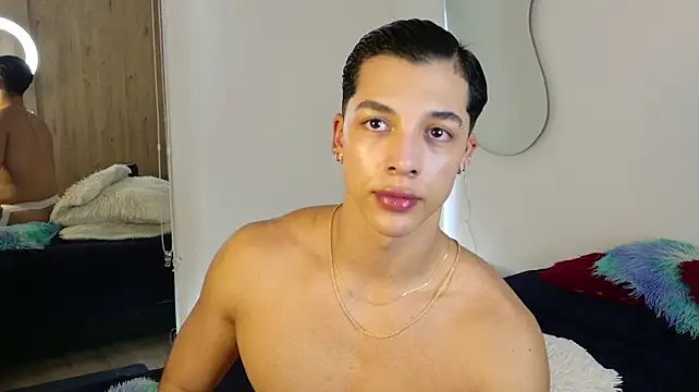 Troye_Williams Live XXX-Chat