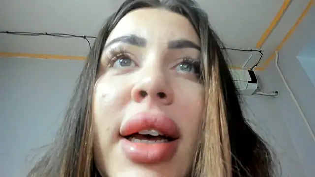 LoraMooon live XXX chat