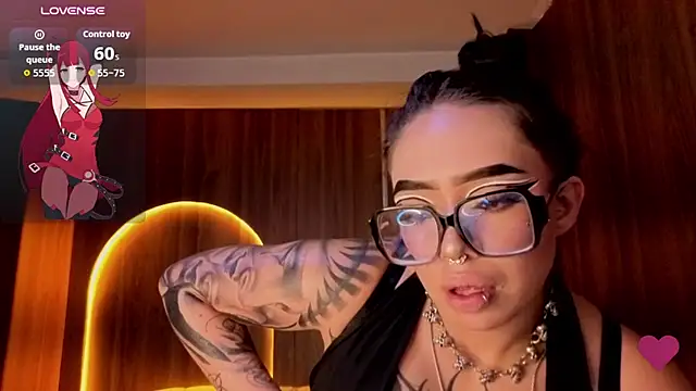 Anni_acker_b Adlı Modelin Canlı XXX Sohbeti