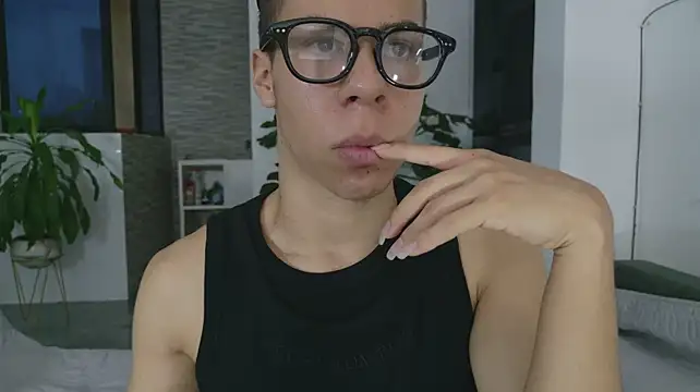 grey___27 Webcam show