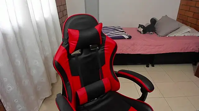Chatroom XXX en direct de Aron_Boyy