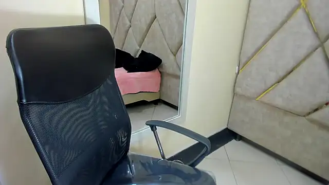 miaharvey_69's Live XXX Chat