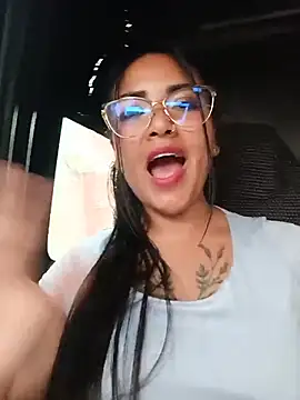 MAYE__13 élő XXX-chatje