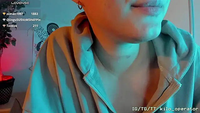צ'אט XXX בשידור חי של Kilo-09