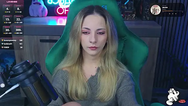 Eva_Kit Chat XXX live