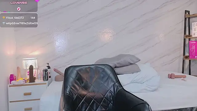 mia_gold_'s Live XXX Chat